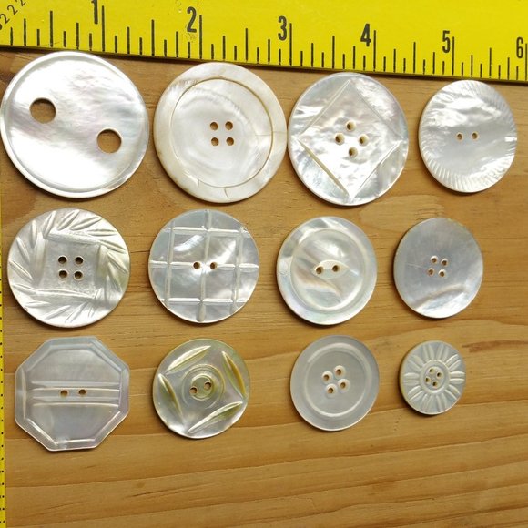 ANTIQUE Mother Of Pearl MOP Carved Button Lot - Picture 7 of 8